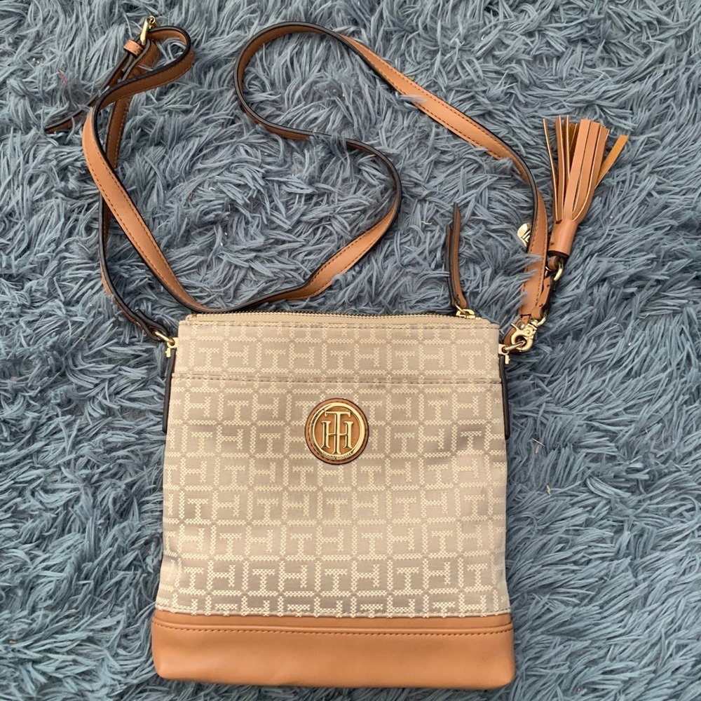 Tommy Hilfiger crossbody